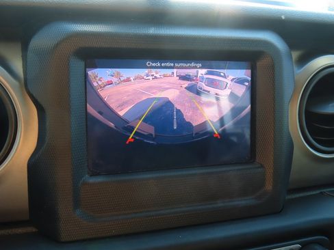 Used 2019 Jeep Wrangler Unlimited Sport S image 31