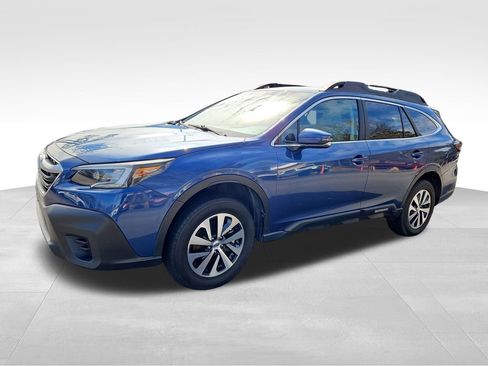 Used 2021 Subaru Outback Premium image 3