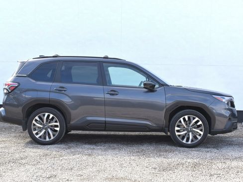 Used 2025 Subaru Forester Touring w/ Popular Package - Touring AWD/4WD image 44