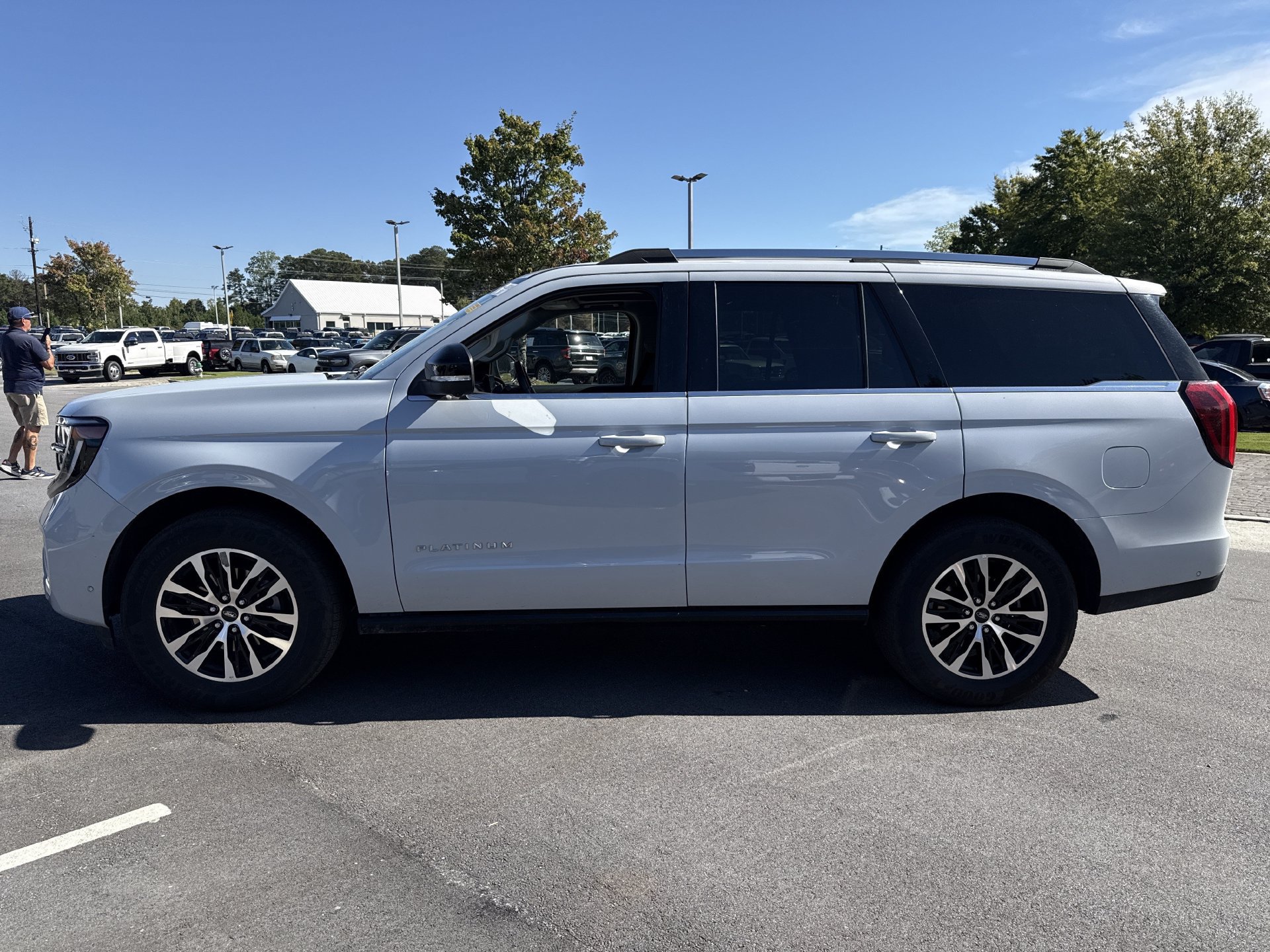 Certified 2025 Ford Expedition Platinum AWD/4WD image 12