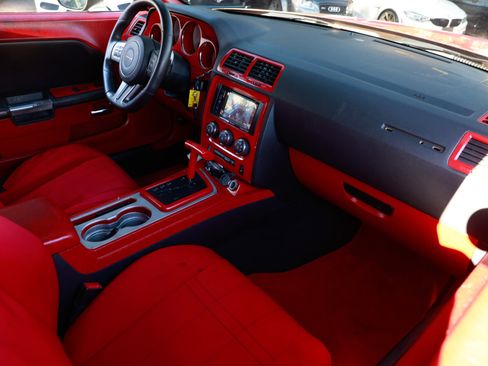 Used 2014 Dodge Challenger R/T image 15