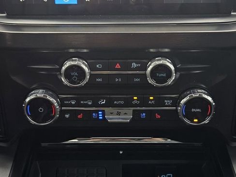 New 2025 Ford Explorer Active image 40