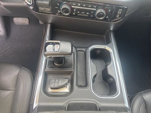 Used 2022 Chevrolet Silverado 1500 LT Trail Boss w/ Convenience Package II image 11