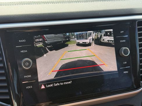 Used 2023 Volkswagen Atlas SE image 21