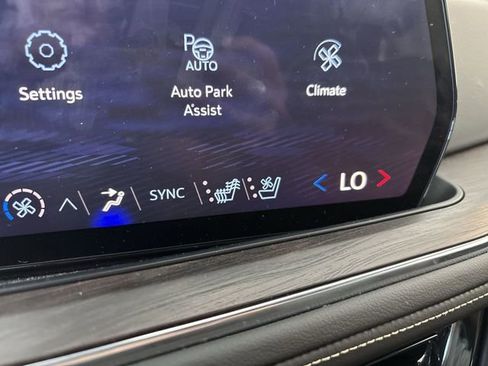 New 2025 Chevrolet Suburban Premier image 34