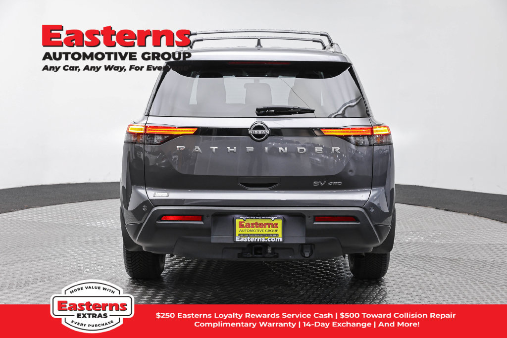 Used 2023 Nissan Pathfinder SV w/ SV Premium Package AWD/4WD image 7