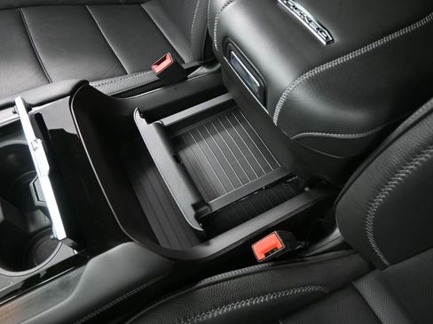 Used 2025 GMC Yukon Denali image 41