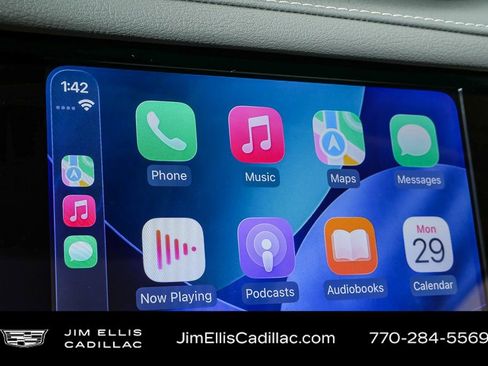 Used 2023 Cadillac XT6 Premium Luxury w/ Technology Package image 17