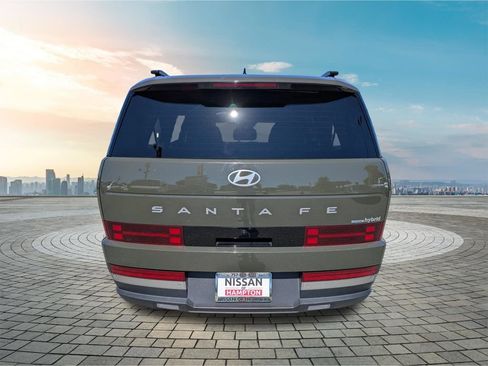 Used 2025 Hyundai Santa Fe Limited AWD/4WD image 6