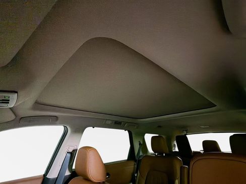 New 2026 Nissan Pathfinder Platinum image 14