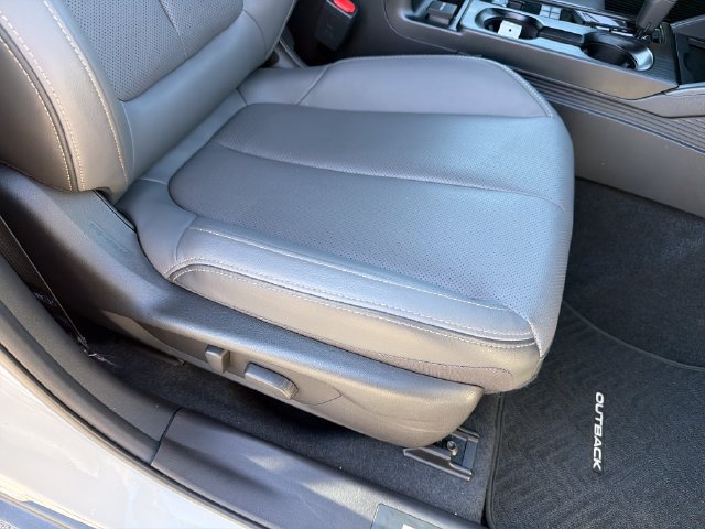 Used 2026 Subaru Outback Limited AWD/4WD image 26