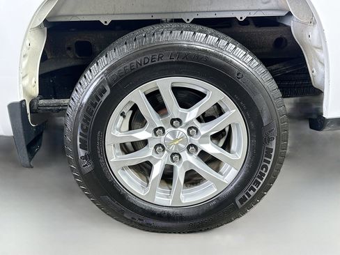 Used 2020 Chevrolet Silverado 1500 LT w/ Convenience Package AWD/4WD image 28
