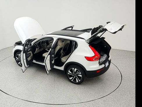 New 2026 Volvo XC40 B5 Ultra w/ Climate Package AWD/4WD image 37