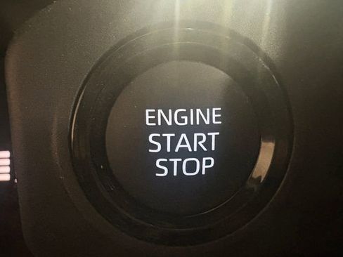 Used 2025 Toyota Tacoma SR image 17