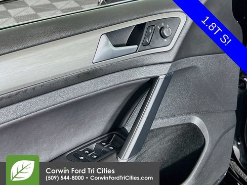 Used 2015 Volkswagen Golf S FWD image 12