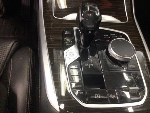 Used 2020 BMW X7 xDrive40i w/ Luxury Seating Package AWD/4WD image 26