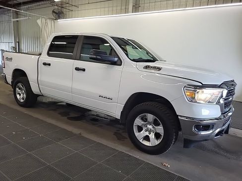 Used 2023 RAM 1500 Big Horn AWD/4WD image 3
