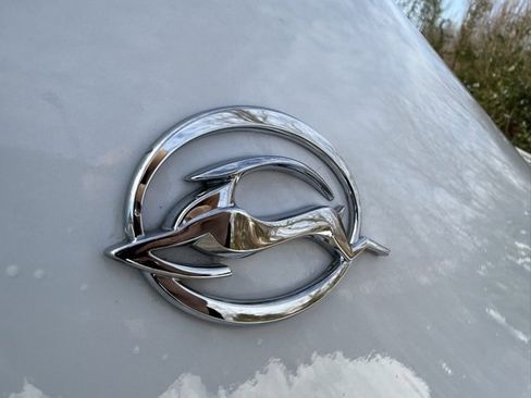 Used 2018 Chevrolet Impala LT image 7