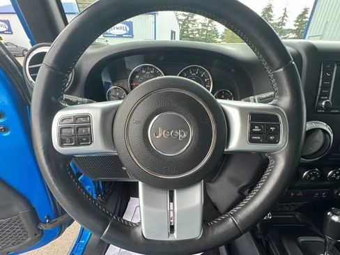 Used 2016 Jeep Wrangler Unlimited Rubicon w/ Dual Top Group AWD/4WD image 22