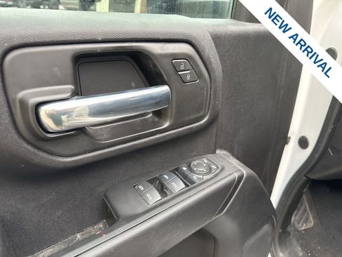 Used 2025 Chevrolet Silverado 2500 Custom w/ Custom Value Package image 18