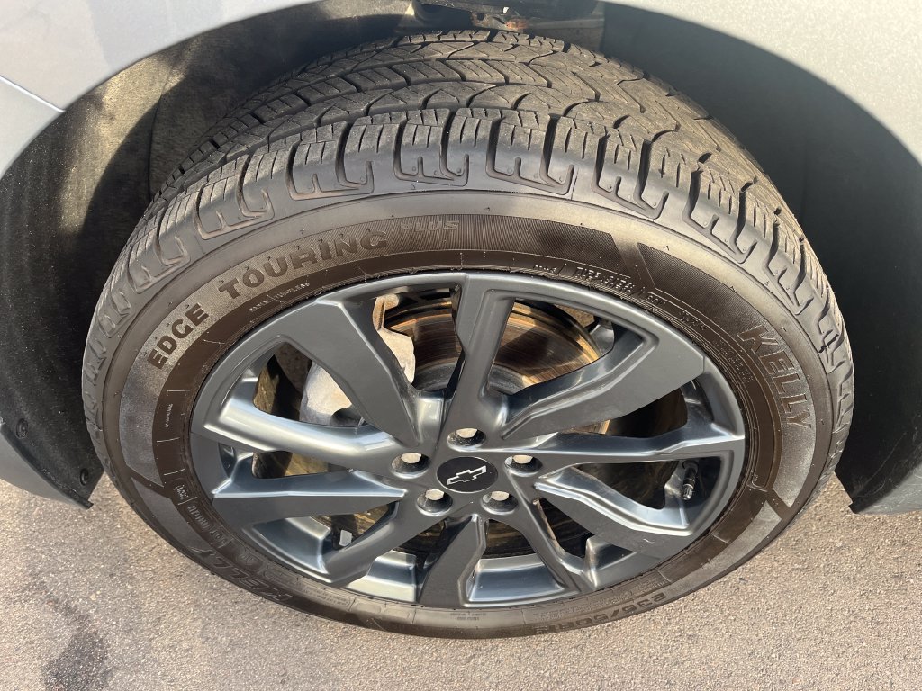 Used 2023 Chevrolet Equinox RS w/ LPO, Floor Liner Package AWD/4WD image 29