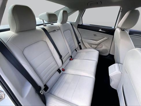 Used 2024 Volkswagen Jetta SE FWD image 18