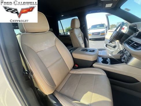 Used 2023 Chevrolet Tahoe Premier AWD/4WD image 34