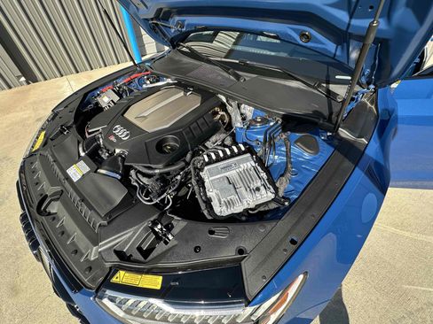 Used 2025 Audi RS 7 Performance w/ Black Optic Package image 16