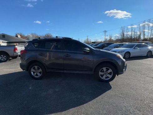 Used 2015 Toyota RAV4 XLE image 2
