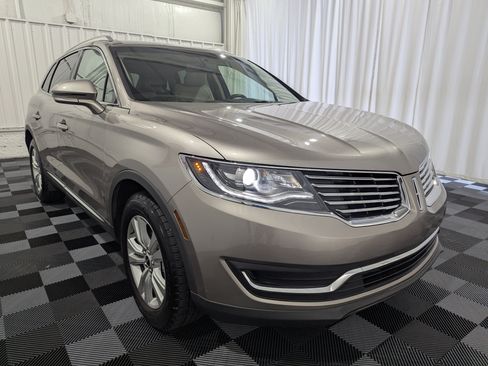 Used 2018 Lincoln MKX Premiere AWD/4WD image 4