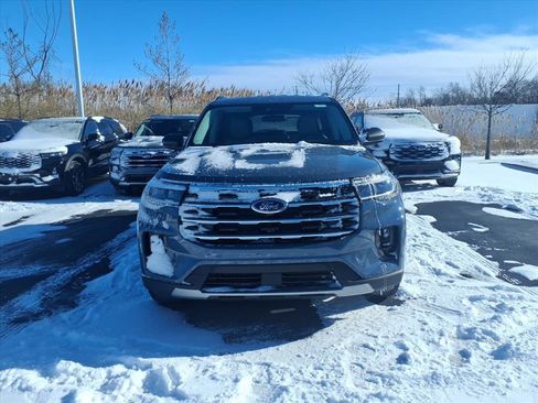 Used 2026 Ford Explorer Active w/ Active Comfort Package image 2