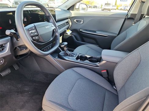 New 2025 Kia K4 LXS image 11
