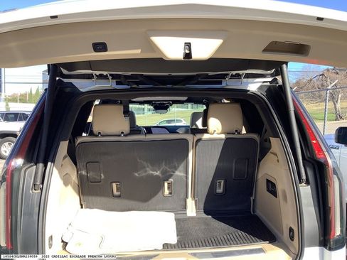 Used 2022 Cadillac Escalade Premium Luxury w/ Performance Package image 16