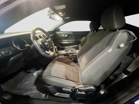 Used 2020 Ford Mustang Coupe RWD image 14