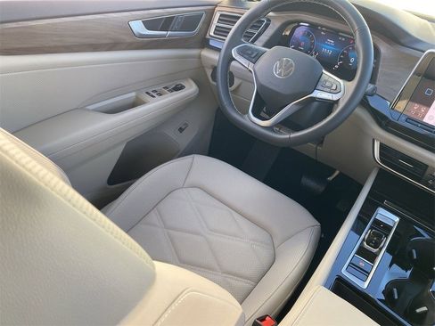 New 2026 Volkswagen Atlas SE image 10