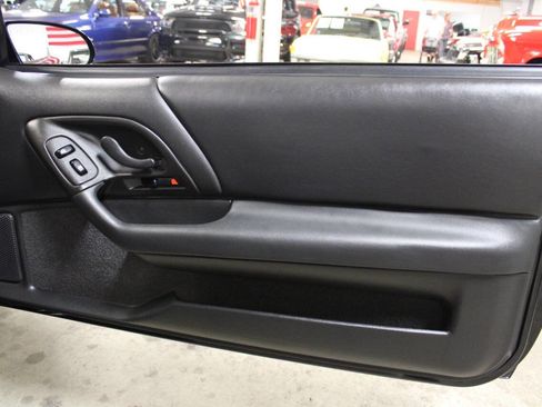 Used 2000 Chevrolet Camaro Z28 w/ SS Performance/Appearance Pkg image 21