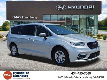 Used 2023 Chrysler Pacifica Touring-L