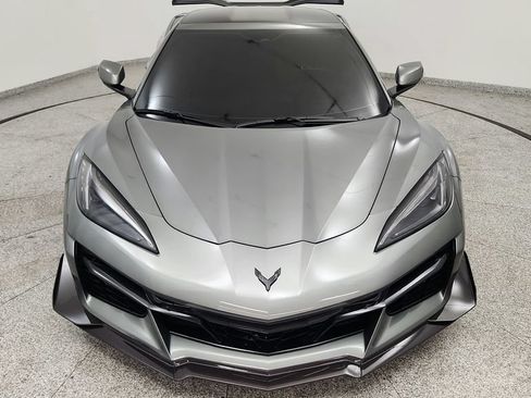 Used 2023 Chevrolet Corvette Z06 w/ Z07 Performance Package RWD image 10