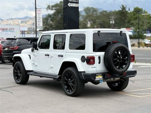 Used 2024 Jeep Wrangler Unlimited Sahara w/ Technology Group AWD/4WD image 5
