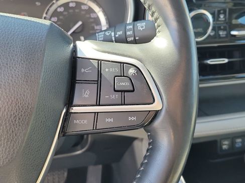 Used 2022 Toyota Highlander Limited image 26