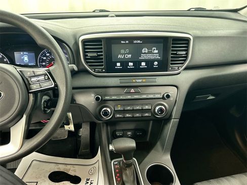 Used 2020 Kia Sportage LX image 18