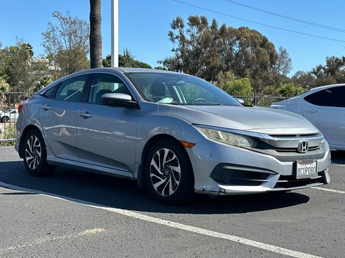 Used 2016 Honda Civic EX image 4