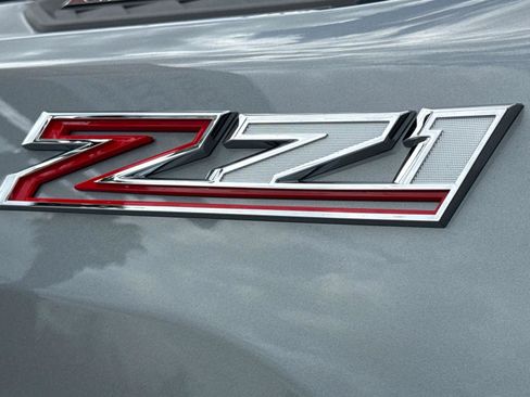 Used 2025 Chevrolet Silverado 2500 LTZ w/ LTZ Convenience Package AWD/4WD image 7