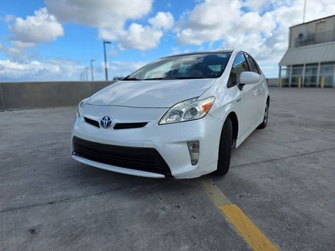 Used 2013 Toyota Prius Four image 3
