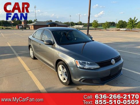 Used 2012 Volkswagen Jetta TDI FWD image 1