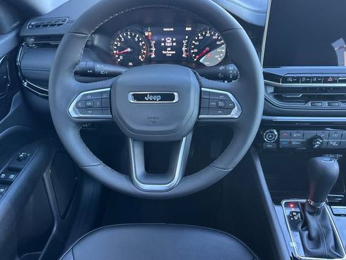 New 2026 Jeep Compass Latitude image 17