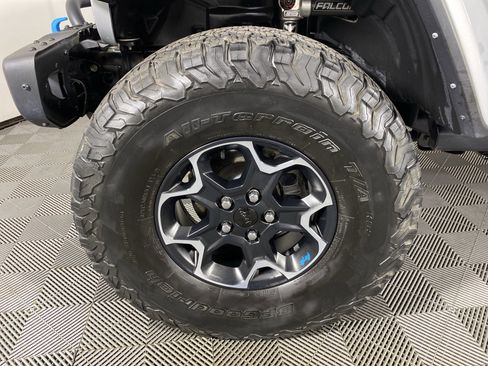Used 2022 Jeep Wrangler Unlimited Rubicon 4xe w/ Dual Top Group AWD/4WD image 15