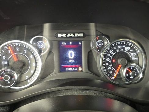 Used 2024 RAM 2500 Big Horn w/ Sport Appearance Package image 16