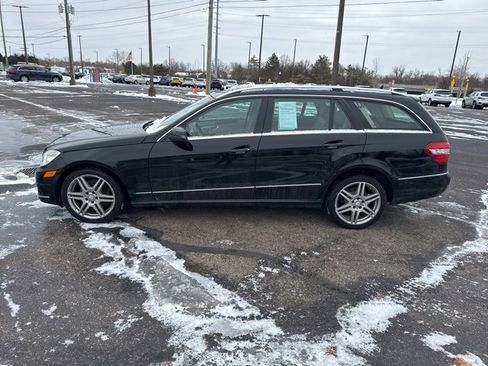 Used 2011 Mercedes-Benz E 350 4MATIC Wagon image 2