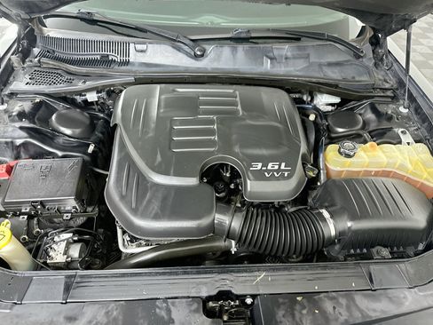 Used 2018 Dodge Challenger SXT w/ Blacktop Package RWD image 28